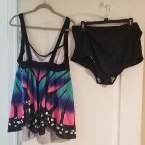 Pretty 2 Piece Bathing with a Butterfly Motif. Size 3XL.
